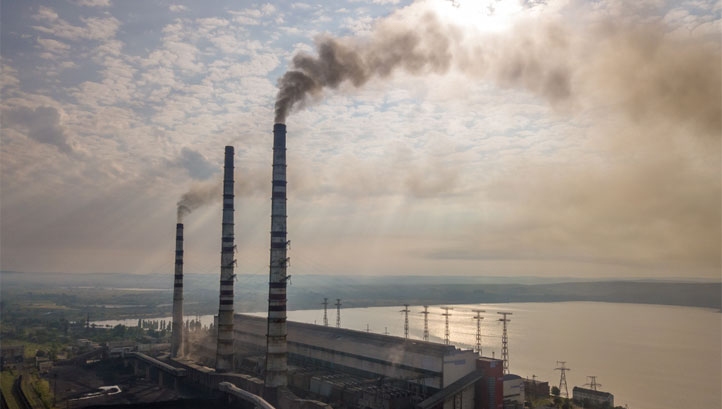 The report shows how fossil fuel investments have begun to underperform, while renewable energy investments increasingly outperform